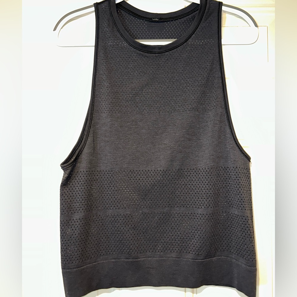 EUC Lululemon Breeze By muscle tank